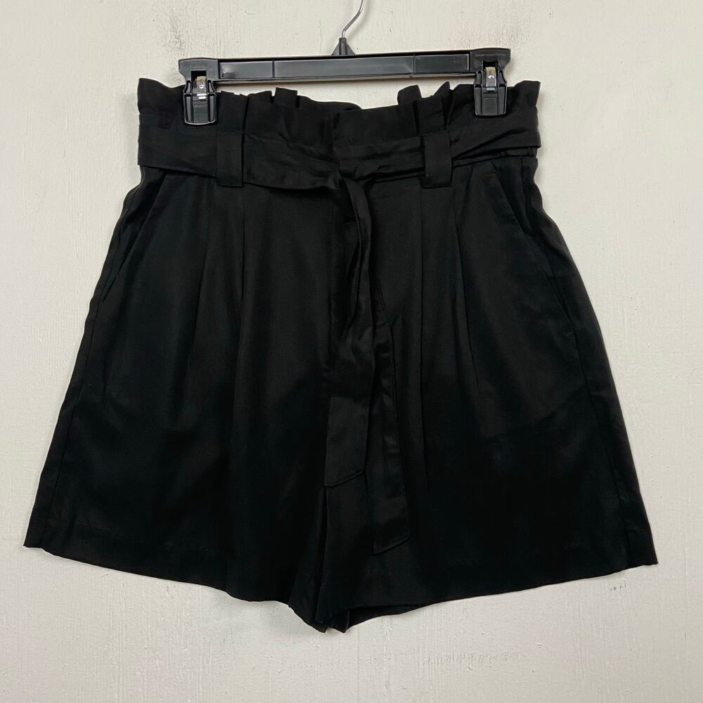 Banana Republic Women's Black High Rise Casual Belted Shorts Size 4 NWT